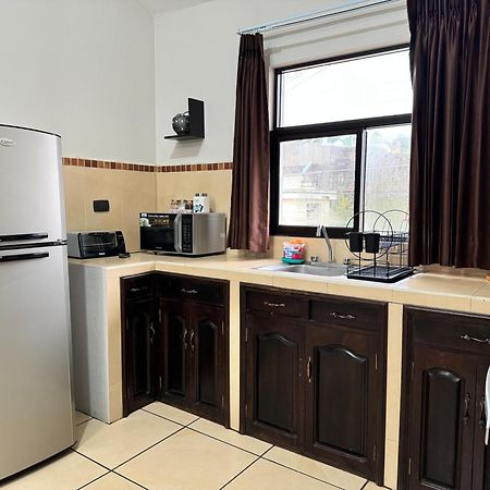 케트살테낭고 Amplio Apartamento, En Colonia Cerezos, Tercer Nivel 아파트 외부 사진