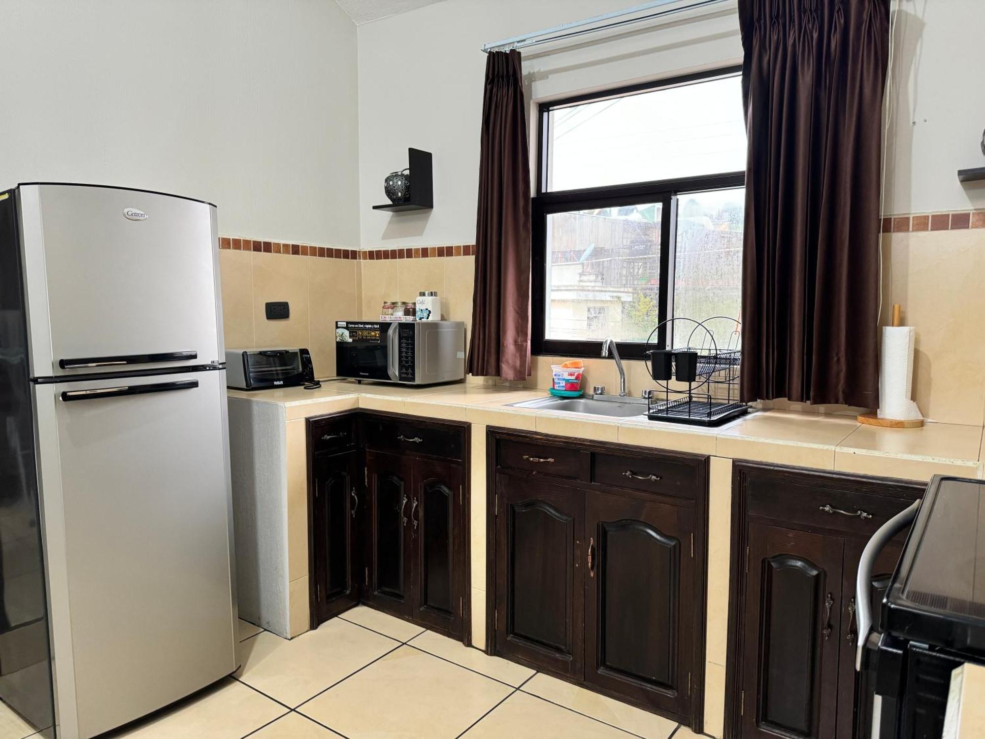 케트살테낭고 Amplio Apartamento, En Colonia Cerezos, Tercer Nivel 아파트 외부 사진